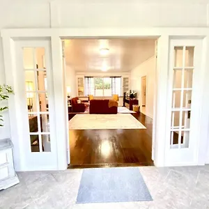 Your Homebase - Lovely 3 Bedroom In Heart Of With Ac! Hilo